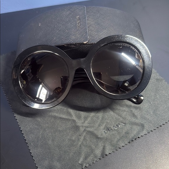 Prada Black Oversized Sunglasses - Picture 5 of 5